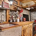 La Taverna Dei Due Gufi Apartment *