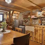 La Taverna Dei Due Gufi Apartment *